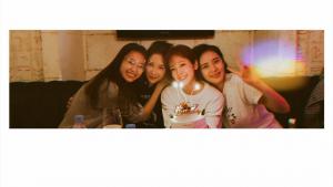 ‘미쓰백’ 한지민, 추자현,이지아,한효주와 함께 행복한 생일파티 “고마워”