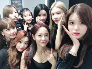 구구단(gugudan), 8인 8색 단체샷 공개…‘멋쁨 충전한 뀨단’