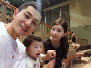 안현수♥우나리, 단란한 가족 셀카…‘그의 딸 제인이의 국적은?’