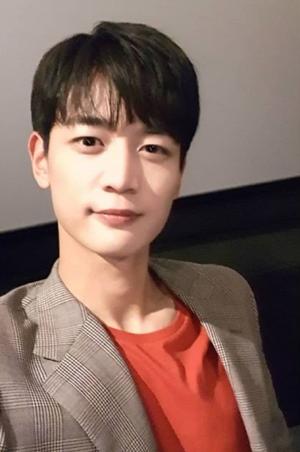 영화 ‘두남자’ 출연 샤이니(SHINee) 민호, 남신다운 최근 근황 보니…‘배우로 완벽 변신해 홍보 나서 화제’