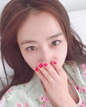 ‘나만 믿고 따라와, 도시어부-마이크로닷♥’ 홍수현, 청초한 미모의 셀카…‘아름다워’