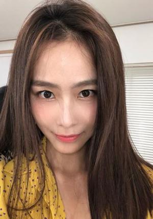 ‘마닷♥’ 홍수현, 꽉 찬 이목구비로 셀카 한 컷…마이크로닷이 반한 미모