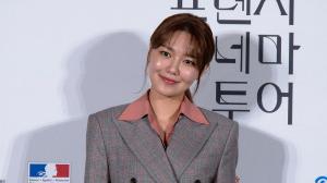 [4K영상] ‘프렌치 시네마 투어’ 최수영, 귀엽게 하트 품은 수영이(181115)