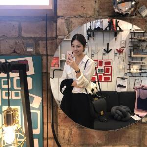 서은수, 홍콩 여행 中 사랑스러운 거울 셀카…‘청순미 물씬’
