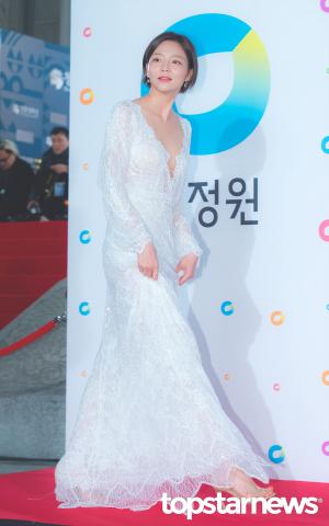 [HD포토] 이솜, ‘아찔한 드레스’ (2018 청룡영화제)