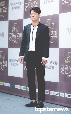 [HD포토] 박훈, ‘캐릭터에 빠져든 포토타임’ (알함브라궁전의추억)