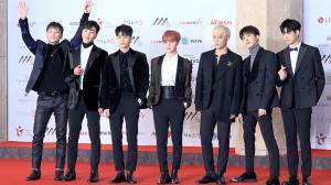 [HD영상] ‘2018 AAA’ 아이콘(iKON), 스웨그 넘치는 포즈(181128)