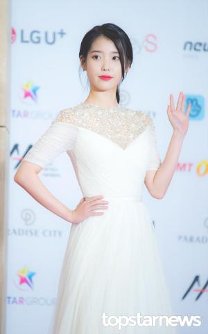 [HD포토] 아이유, ‘개미허리 인증!’ (2018 AAA)