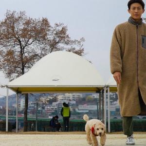 ‘미추리’ 강기영, 복슬복슬 코트입고 푸들과 함께…‘커플룩’