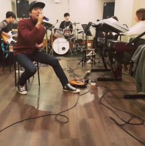 몽니 김신의, 콘서트 합주 영상 공개 “놀 땐 제대로 놀아야지”