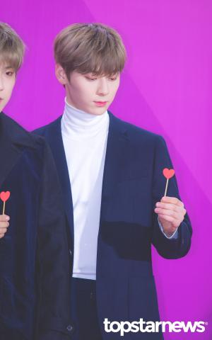 [HD포토] 워너원(Wanna One) 황민현, ‘하트로 빠져들어’ (2018 멜론 뮤직 어워드)