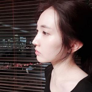 “이 미모 실화?”…옥상달빛 김윤주, CG 의심케하는 자태