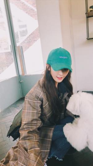 ‘프리스트’ 정유미, 강아지들과 행복한 일상 속 모습 “경리단길 친구들”