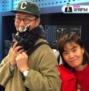 ‘김영철의 파워FM’ 김영철-박지선, 현실남매 같은 케미 ‘뿜뿜’