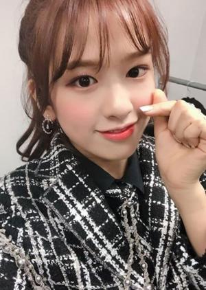 아이즈원(IZONE) 안유진, 사랑스러움 넘치는 셀카…‘손 하트’