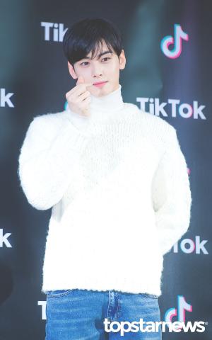 [HD포토] 아스트로(ASTRO) 차은우, ’곧 소멸할 것 같은 작은 얼굴’