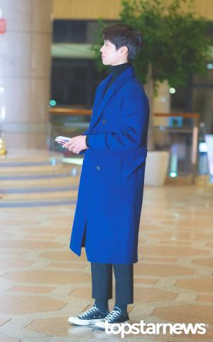 [HD포토] 박보검, ‘멀리서 봐도 꿀피부’ (2018MAMA 공항패션)