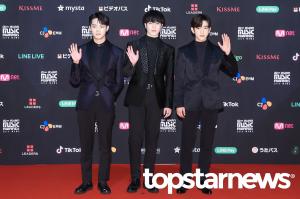 [UHD포토] 2018 MAMA 갓세븐(GOT7) JB-유겸-진영, ‘잘생긴 뱀파이어들’ (2018마마일본)