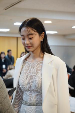 ‘마녀’ 김다미, 2018 청룡영화제 대기실 비하인드 공개…‘드레스로 청순함 UP’