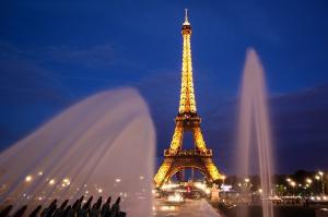 ‘에펠탑’, 알려지지 않은 숨겨진 비밀은?…“전망대 부분에 새겨진 브레게-푸코-코시-게이뤼삭 이름”