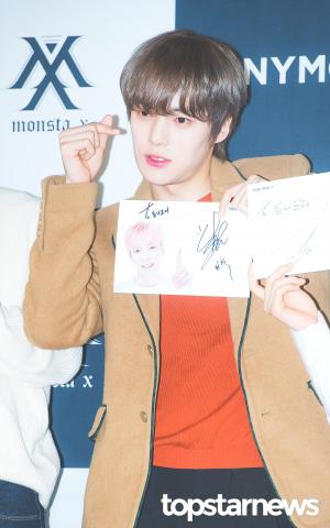 [HD포토] 몬스타엑스(MONSTA X) 민혁, ‘깜찍한 하트’