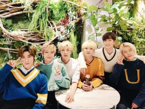 뉴키드(Newkidd), 팬들만의 ‘일일 바리스타’ 깜짝 변신…‘팬 사랑꾼’ 면모 뿜뿜 