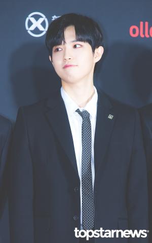 [HD포토] 워너원(Wanna One) 김재환, ‘귀여운 입꾹꾹이’ (2018KPMA한국대중음악시상식)