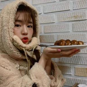 ‘연애의 맛’ 김정훈 소개팅녀 김진아, 인스타 속 귀여운 외모… ‘나이+직업에 관심↑’