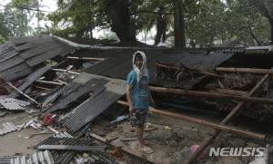 인도네시아 순다해협 쓰나미 사망자 168명으로 급증...30명 실종 745명 부상