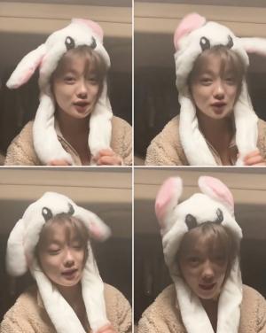 ‘일단 뜨겁게 청소하라’ 김유정, 움직이는 토끼 모자로 귀여움 UP…“순간을 사랑하며 행복하기”