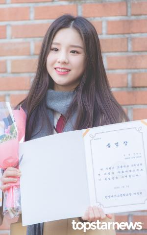 [HD포토] 이달의 소녀(LOONA) 희진, ‘가까이서 보니 더 귀엽네’ (졸업식)