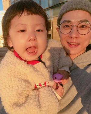 ‘우나리♥’ 안현수, 딸 제인과 함께한 일상 공개…붕어빵 부녀