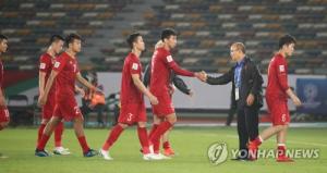 ‘2019 아시안컵’ 베트남 언론·축구 팬들, 박항서호 이라크 역전패에도 “대담한 경기” 격려