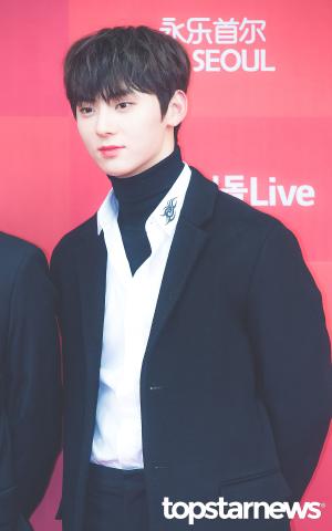 [HD포토] 워너원(Wanna One) 황민현, ‘여심 흔드는 미소’ (2019골든디스크)