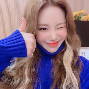 모모랜드(MOMOLAND) 주이, 깜찍하게 윙크하며 엄지 척…‘상큼한 과즙미’