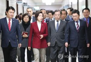 자유한국당, ‘손혜원-서영교 의혹’ 공세 수위 끌어올려…나경원 “초권력형 비리” 맹비난