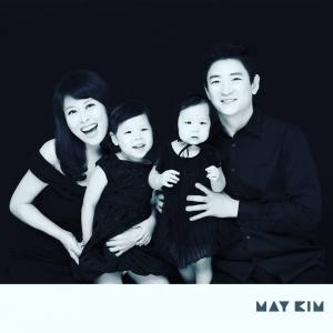 홍지민♥도성수, 예쁜 두 딸과 가족사진 촬영…‘다이어트 성공 후 더욱 물오른 미모’