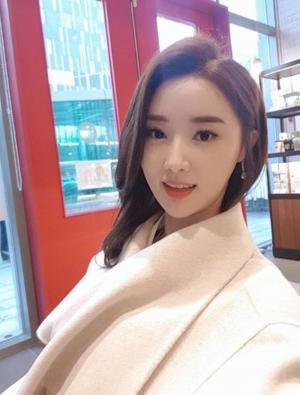 ‘김종민♥’ 황미나, 인스타그램속 빛나는 미모…‘둘의 나이 차이는?’