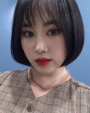 피프티앤드(15&) 박지민, 더 예뻐진 근황 공개…독특한 코 피어싱에 눈길