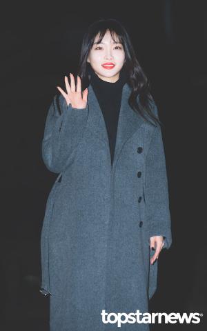 [HD포토] 청하(CHUNG HA), ‘어둠 속에서 빛나는 환한 미소’ (뮤직뱅크)