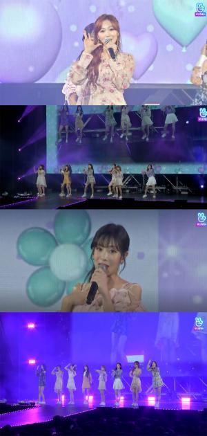 러블리즈(Lovelyz), 팬미팅 ‘러블리데이2’ 속 ‘퐁당’ 무대 브이앱 공개로 눈길