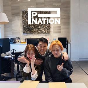 싸이(PSY), 한 식구 된 현아-이던과 함께…“웰컴 피네이션(P Nation)”