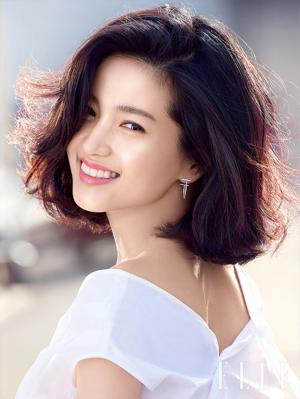 김태리, 대체불가 매력의 뷰티 화보 공개…‘아름다운 미모’