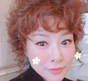 ‘김성원 ♥’ 정영주, 나이 잊은 상큼한 동안 비주얼…“셀카 어플 은근 중독”