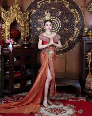 ‘알함브라 궁전의 추억’ 이시원, 태국 전통의상 입고 근황 전해…“사와디카”
