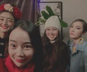 “려원이 생일파티”…‘화산고’ 공효진, 제시카-김소이 등과 즐거운 한때