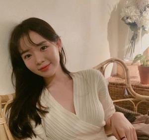 ‘김정훈♥’ 김진아, 인스타그램속 사랑스러운 미모…‘둘의 나이 차이는?’