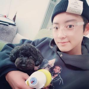 엑소(EXO) 찬열, 반려견 토벤이와 한 컷…‘사랑스러워’