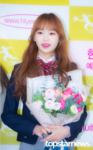 [HD포토] 아이즈원(IZ*ONE) 김채원, ‘청순함의 교과서‘ (제 8회 한림연예예술고등학교 졸업식)