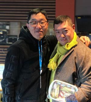 ‘굿모닝 fm 김제동’ 스타일리스트 신우식, 훈훈 데이트룩 공개…‘간식은 필수’